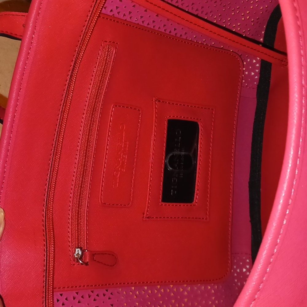 🦋New Large Size Tignanello Leather Laser Cut Large Pink Bag or Tote NWOT - Picture 11 of 17